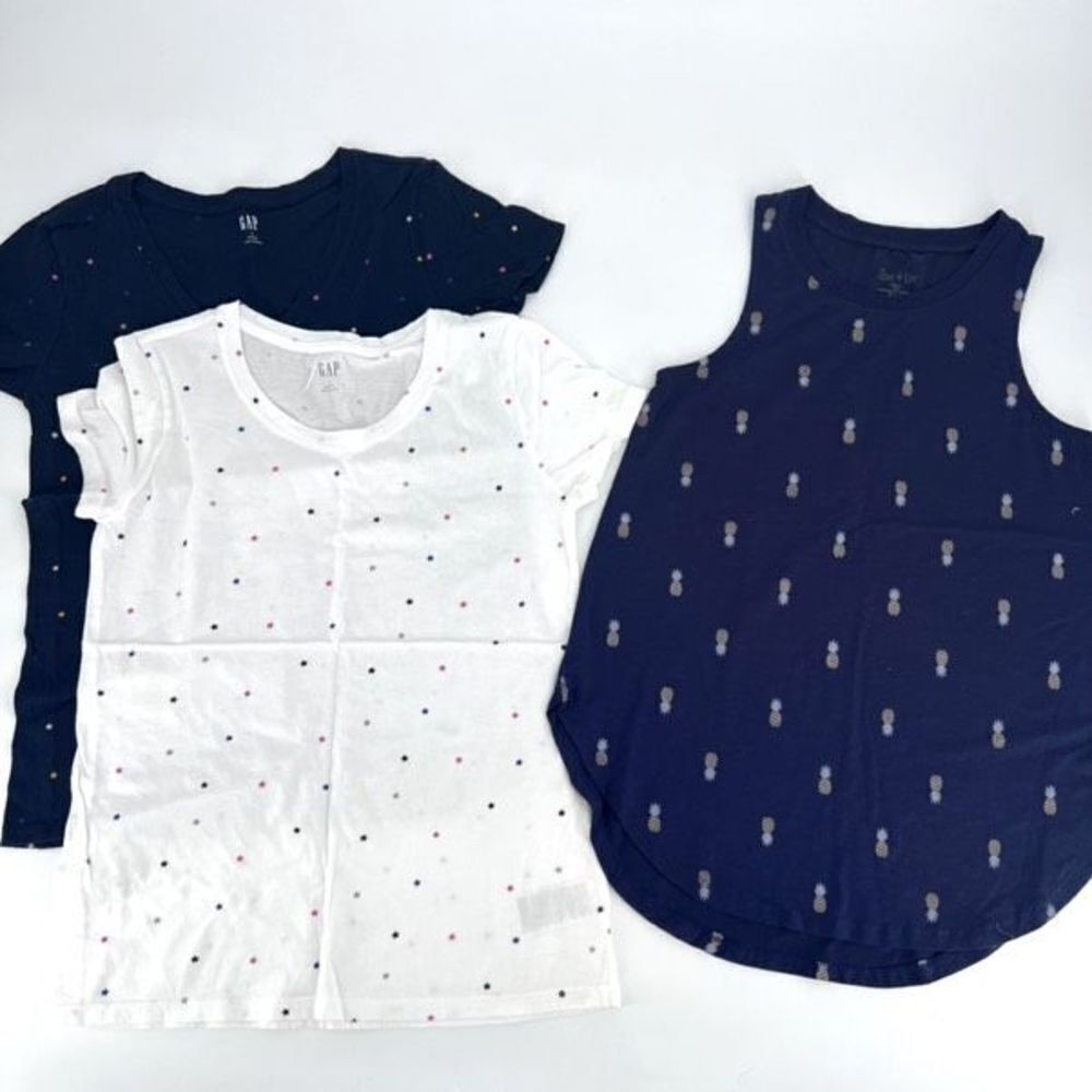 Gap Pineapple Stars Novelty Favorite teeShirt Group small Zoe & Liv‎